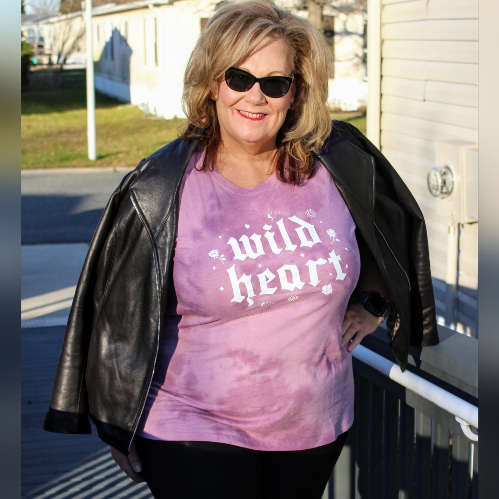 NEW NWOT Torrid Plus Size Graphc Tie Dye Tee Shirt Size 2 (18/20)